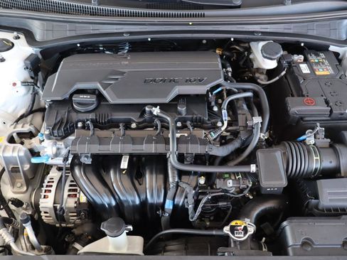 Used 2025 Hyundai Elantra SE image 45