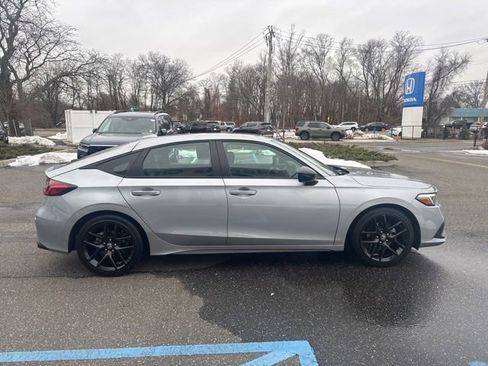 Used 2023 Honda Civic Sport image 9
