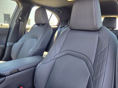 Used 2025 Lexus UX 300h FWD image 16