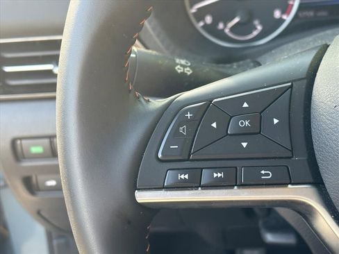 Used 2025 Nissan Sentra SR w/ Midnight Edition image 11