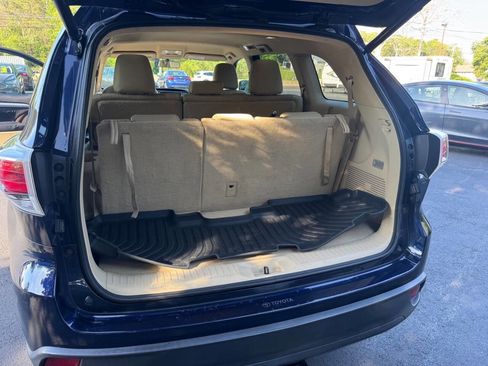 Used 2014 Toyota Highlander Plus AWD/4WD image 23