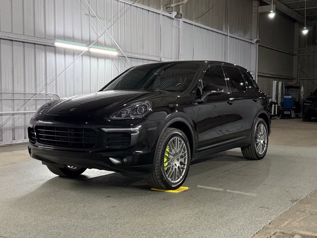 Used 2016 Porsche Cayenne S AWD/4WD image 1