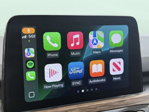 Used 2020 Ford Escape Titanium image 4