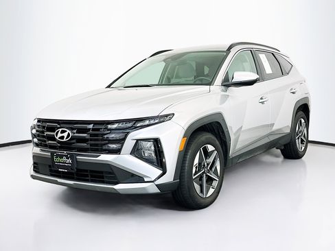 Used 2025 Hyundai Tucson SEL image 3
