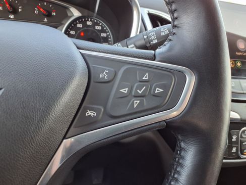 Used 2022 Chevrolet Equinox Premier image 14