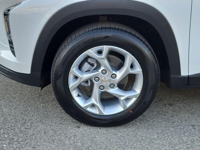 New 2026 Chevrolet Trax LS w/ LS Convenience Package FWD image 32