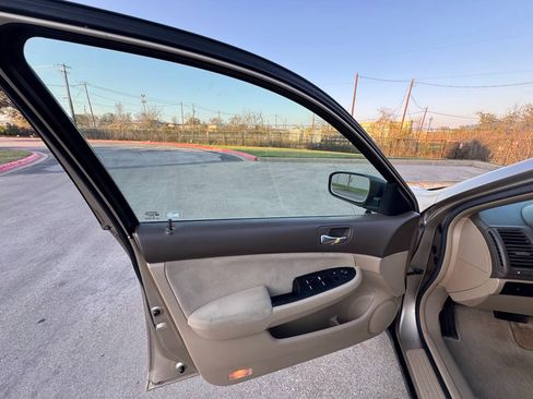 Used 2006 Honda Accord LX image 17