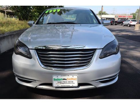 Used 2011 Chrysler 200 Touring image 3