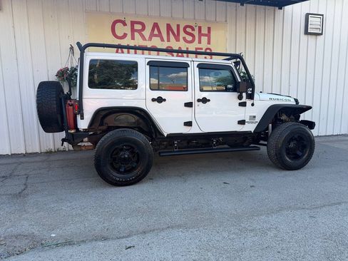 Used 2014 Jeep Wrangler Unlimited Rubicon w/ Connectivity Group AWD/4WD image 3
