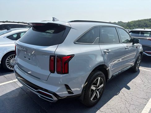 Used 2023 Kia Sorento EX FWD image 4