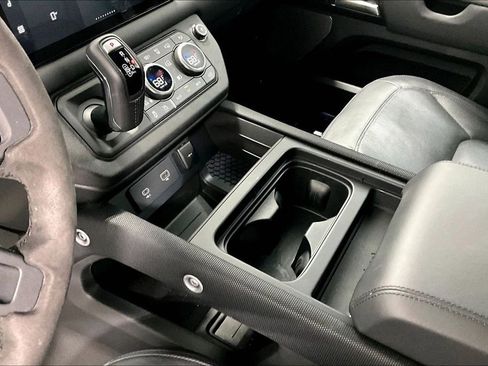 Used 2024 Land Rover Defender 110 Carpathian Edition image 17