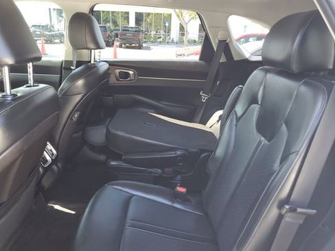 Used 2021 Kia Sorento EX w/ Panoramic Sunroof Package FWD image 10