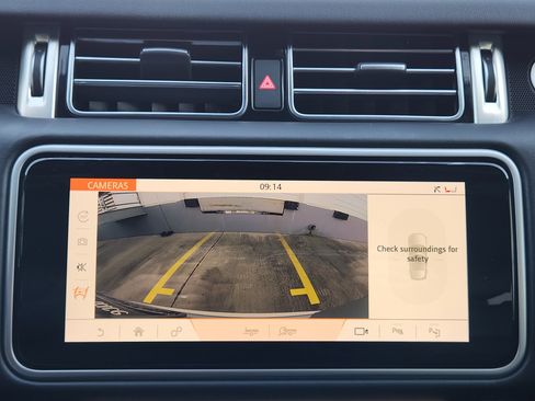 Used 2019 Land Rover Range Rover HSE image 16