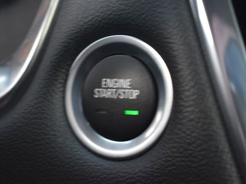 Used 2023 Chevrolet Traverse LT image 34