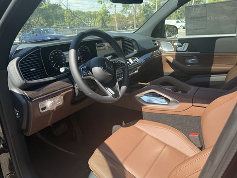 New 2026 Mercedes-Benz GLS 450 4MATIC image 16