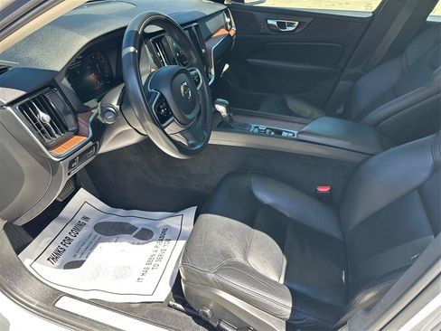 Used 2021 Volvo S60 T5 Momentum w/ Climate Package AWD/4WD image 9