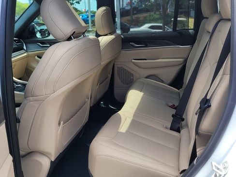 New 2024 Jeep Grand Cherokee Limited w/ Luxury Tech Group II AWD/4WD image 10