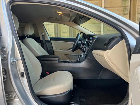 Used 2015 Kia Optima LX image 29