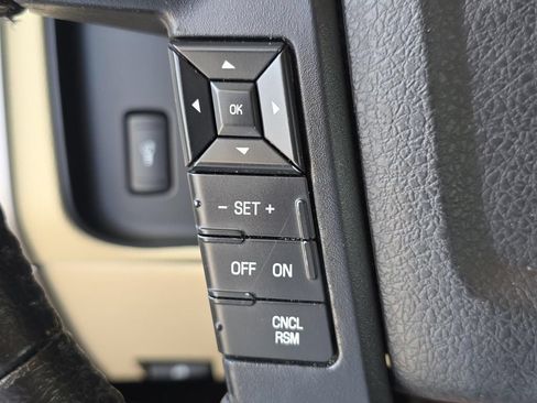Used 2016 Ford Expedition XLT w/ Equipment Group 202A RWD image 31