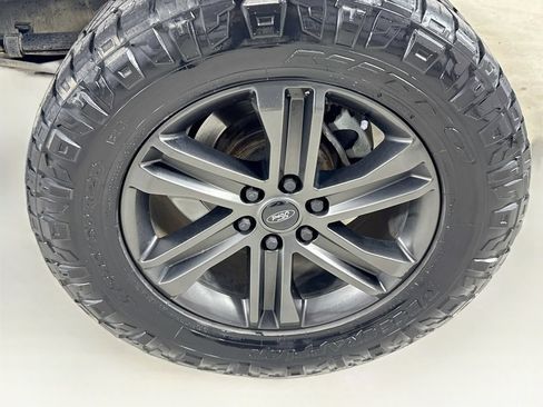 Used 2017 Ford F150 King Ranch w/ Equipment Group 601A Luxury AWD/4WD image 43