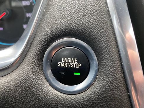 Used 2023 Chevrolet Traverse LT image 33