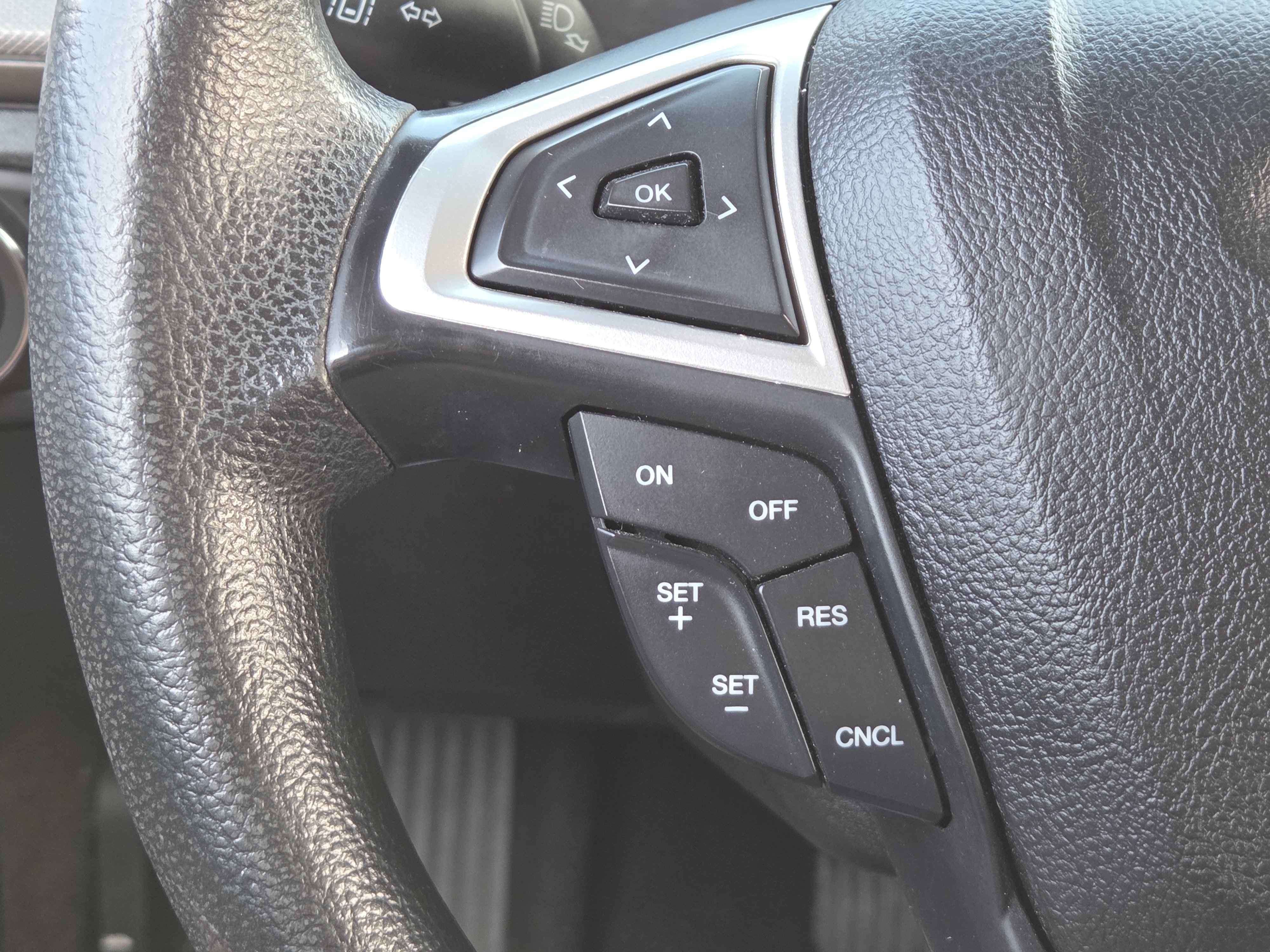 Used 2020 Ford Fusion SE FWD image 21