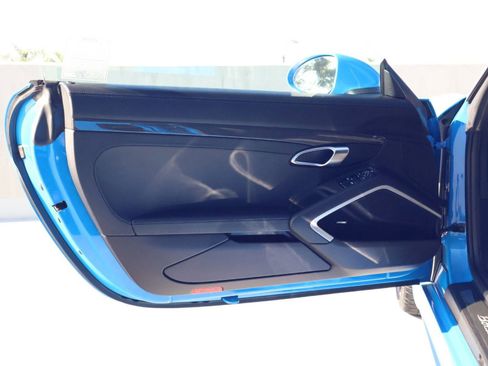 Certified 2025 Porsche 718 Boxster w/ Premium Package image 14