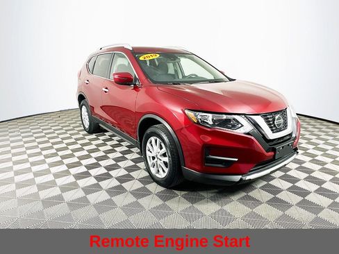 Used 2019 Nissan Rogue SV image 4