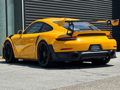 Certified 2018 Porsche 911 GT2 RS RWD image 3