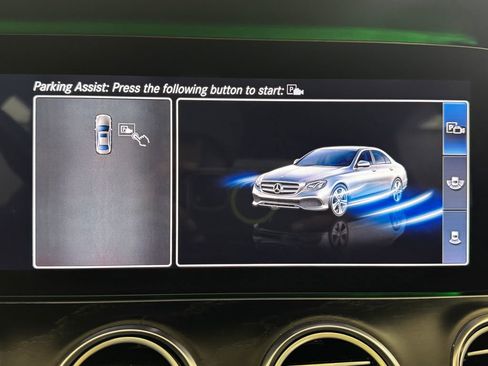 Used 2018 Mercedes-Benz E 300 4MATIC image 23