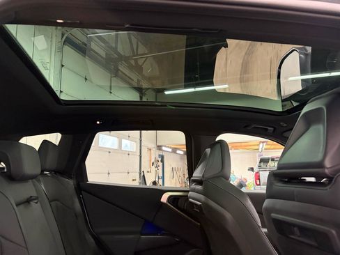 Used 2025 BMW X3 xDrive30i w/ Premium Package image 28