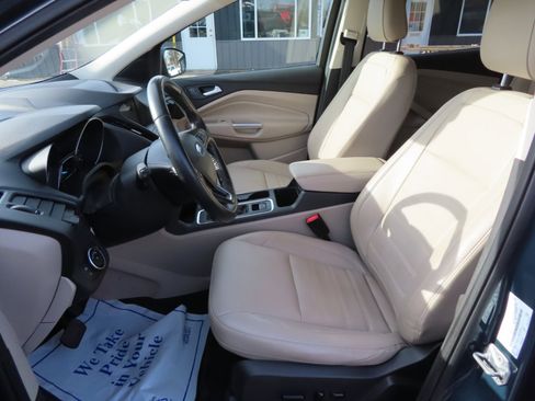 Used 2019 Ford Escape SEL image 21