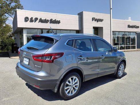 Used 2022 Nissan Rogue Sport SV image 2