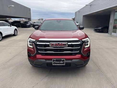 Used 2025 GMC Terrain Elevation image 2