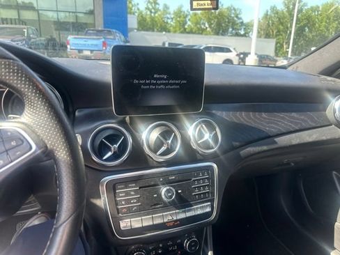 Used 2018 Mercedes-Benz GLA 250 4MATIC image 10