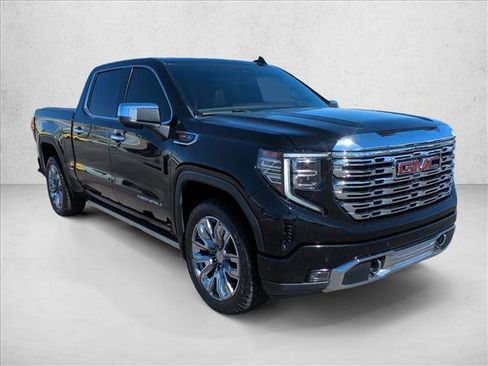 Used 2022 GMC Sierra 1500 Denali w/ Denali Reserve Package image 3