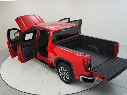 Used 2025 GMC Sierra 1500 SLE AWD/4WD image 16