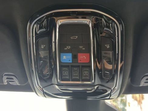 Used 2022 Jeep Grand Wagoneer Series III w/ Rear Seat Video Group 1 AWD/4WD image 26
