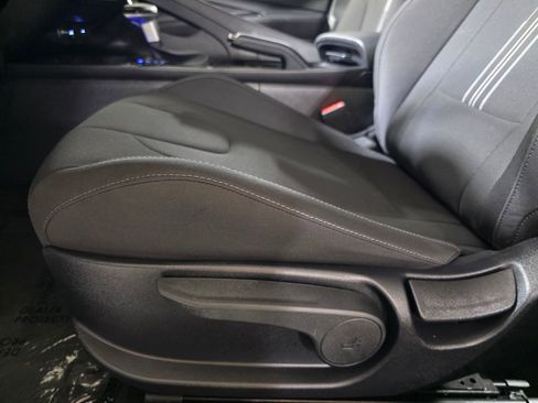 Certified 2025 Hyundai Elantra Sport image 23