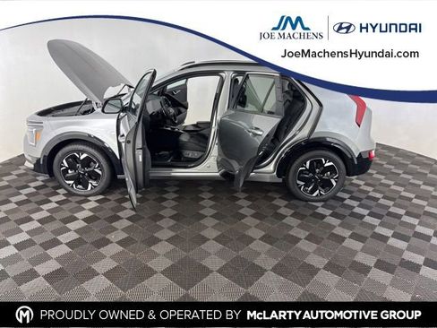 Used 2023 Kia Niro Wind w/ Wind Preserve Package FWD image 9