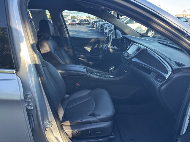 Used 2017 Buick Envision Essence FWD image 18