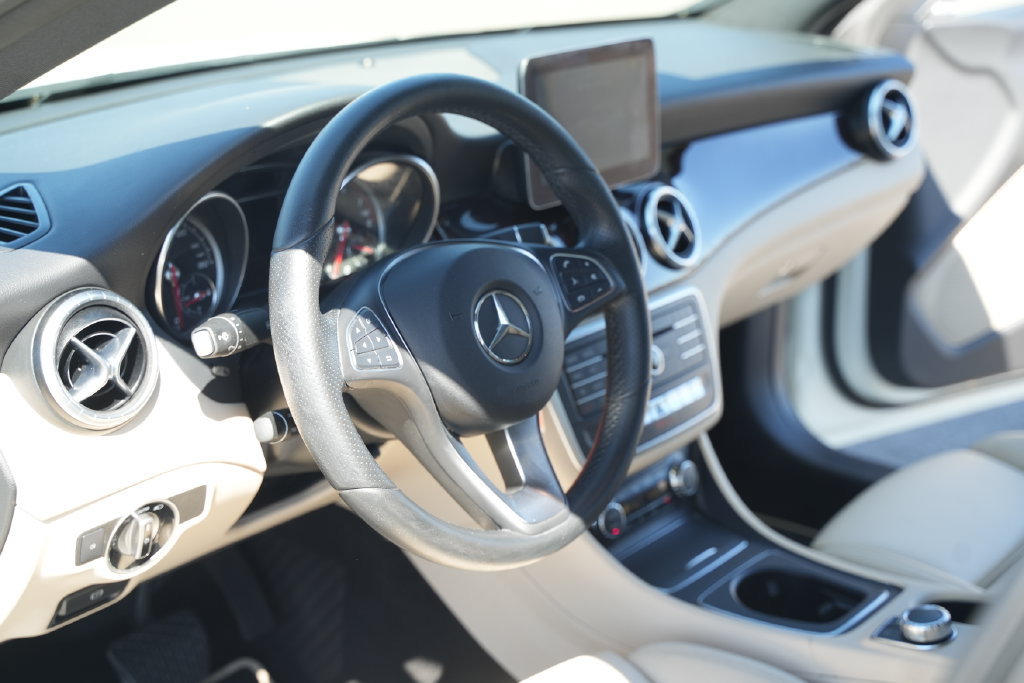 Used 2018 Mercedes-Benz CLA 250 4MATIC image 27