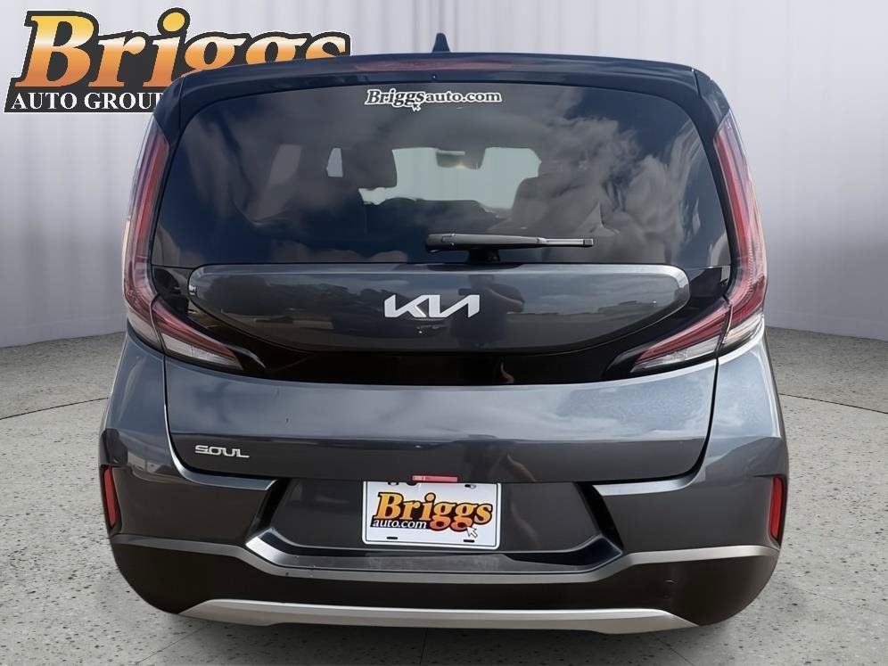 Used 2025 Kia Soul LX FWD image 5