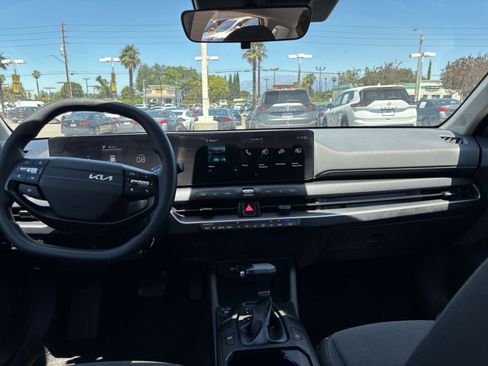 Used 2025 Kia K4 FWD image 33