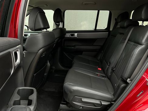 Used 2025 Hyundai Santa Fe SEL image 11