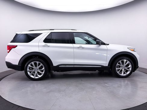 Used 2023 Ford Explorer Platinum w/ Technology Package AWD/4WD image 45