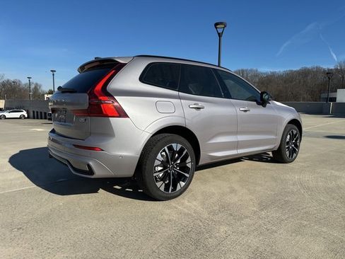 New 2026 Volvo XC60 B5 Plus w/ Climate Package image 7