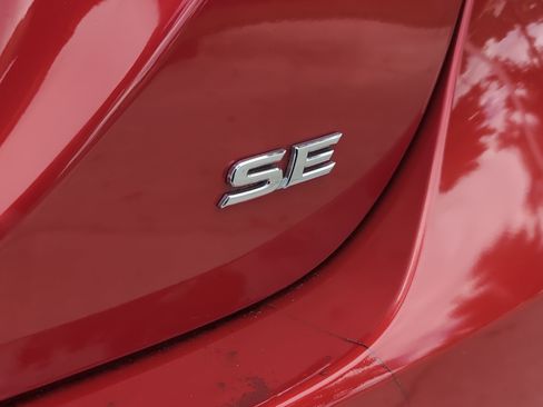 Used 2019 Toyota Camry SE FWD image 39