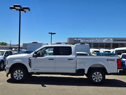 Used 2023 Ford F250 XLT w/ FX4 Off-Road Package AWD/4WD image 7