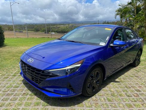 Certified 2022 Hyundai Elantra SEL w/ Convenience Package FWD image 3
